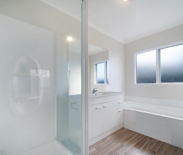 Family Home in Great location - Photo 6