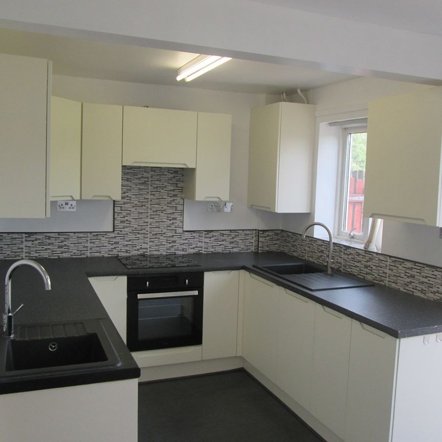 2 Bed Semi-Detached House, The Bails, M7 - Photo 1