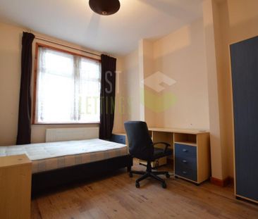 4 bedroom terraced house to rent - Photo 3