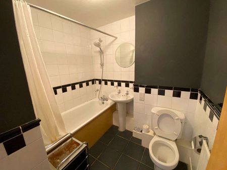 St. Davids Square Room 6 - Photo 2