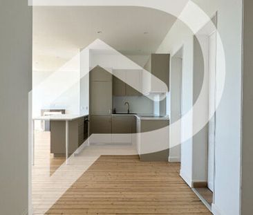 Appartement 5 pièces 98m2 REIMS 970 euros - Photo 2