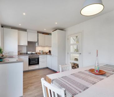 3 bedroom semi-detached house to rent - Photo 1