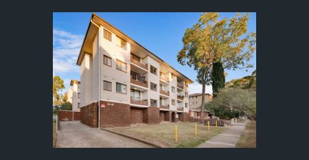 Quality two bedroom apartment in central locale - Photo 4