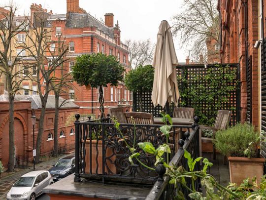 Cadogan Square, London, SW1X - Photo 1