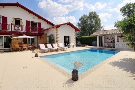 MAISON A LOUER A BIDART , PISCINE CHAUFFEE ET PLAGE A PIED - Photo 2