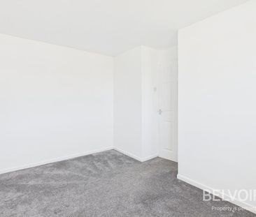 4 bedroom semi-detached house to rent - Photo 3