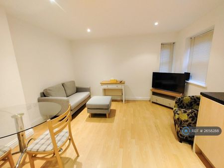 1 bedroom flat to rent - Photo 2