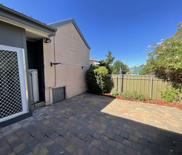 CHARMING THREE BEDROOM HOUSE IN WEST TAMWORTH - Photo 5