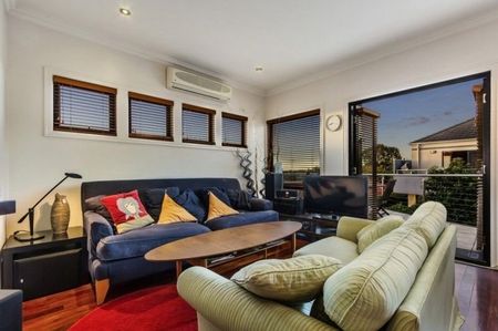 8/3 Kenilworth Parade, Ivanhoe - Photo 3