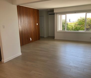 Two-Bedroom Pet-Friendly Townhouse (Powell River) - Photo 1