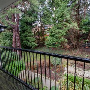 3 bedroom apartment to rent - Photo 2