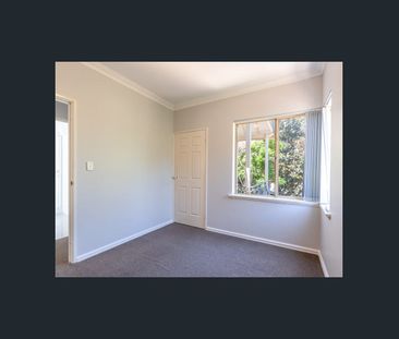 PRIVACY IN THE HEART OF LEEDERVILLE! - Photo 6
