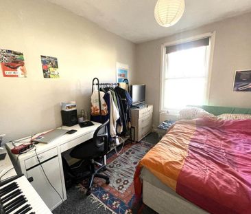 4 bedroom house to rent - Photo 1
