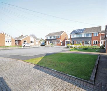 2 bedroom detached bungalow to rent - Photo 2