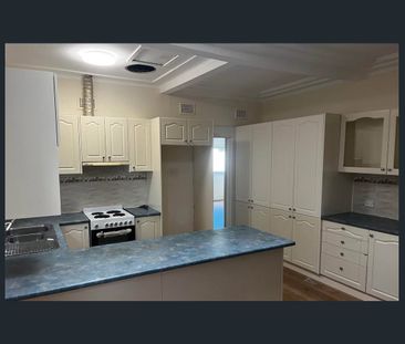 Spacious Family Home – Newly Updated & Ready to Move In - Photo 2