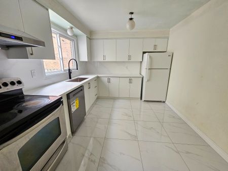 For Lease - 9 Beverly Glen Boulevard Unit# Main Level, Toronto, Ontario - Photo 3