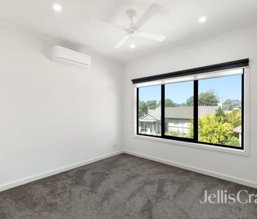 Executive-Style Living in a Prime Heidelberg Heights Location - Photo 3