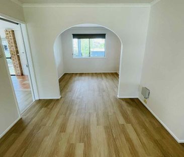 Perfect Location - beautifully renovated home. Family dream - Photo 6