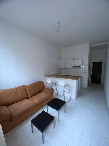 Location Appartement 2 pièces 31m² LYON 7ème - Photo 2