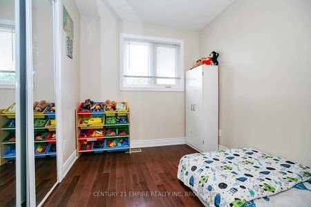 For Lease - 20 Murdoch Drive, Brampton, Ontario - Photo 4