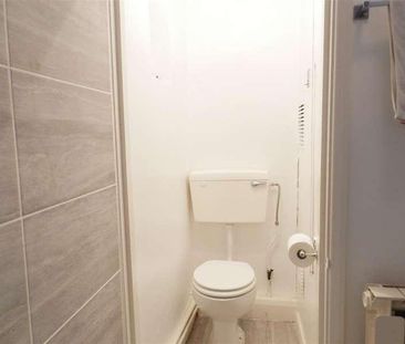 Lurline Gardens, London, SW11 - Photo 6