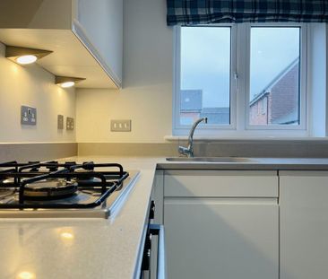 3 bedroom semi-detached house to rent - Photo 1