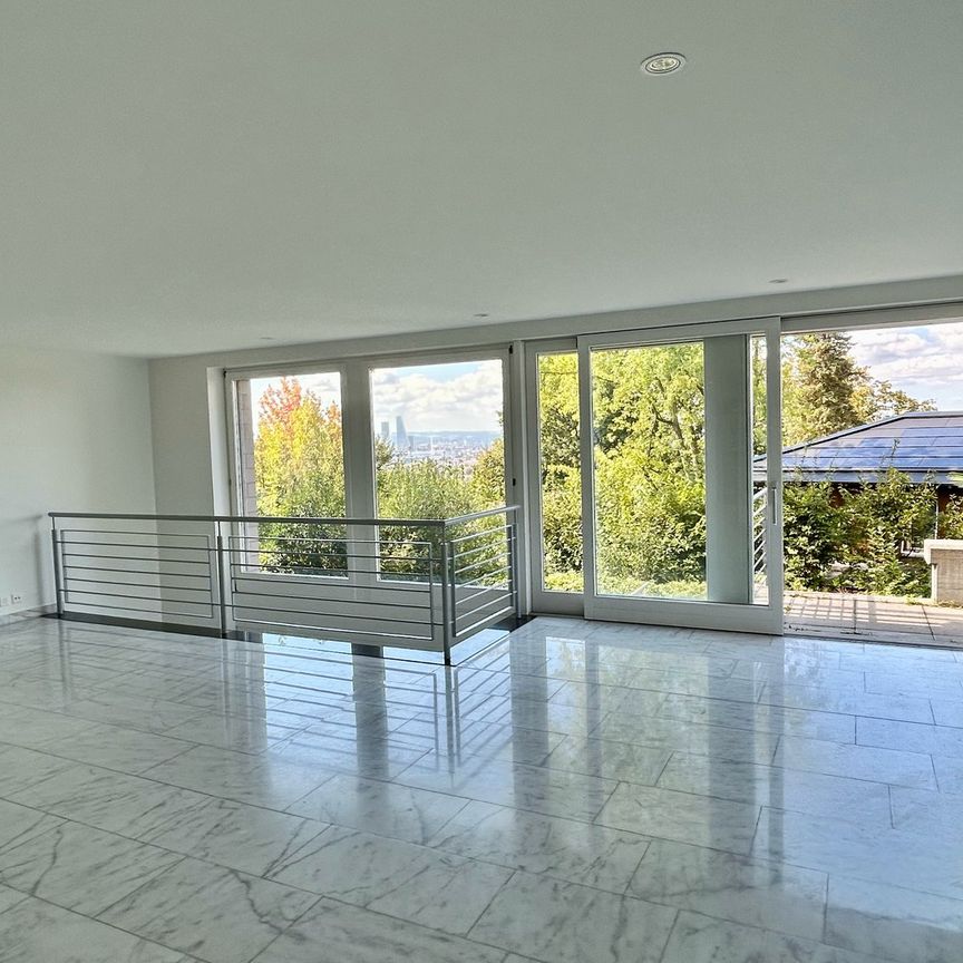Exklusive 6.5-Zimmer-Wohnung auf zwei Ebenen mit Weitblick in Riehen - Foto 1