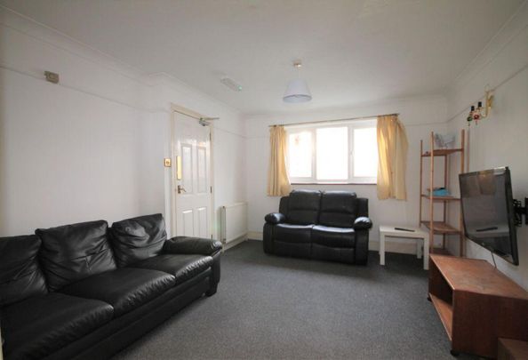 4 bedroom terraced house to rent - Photo 1
