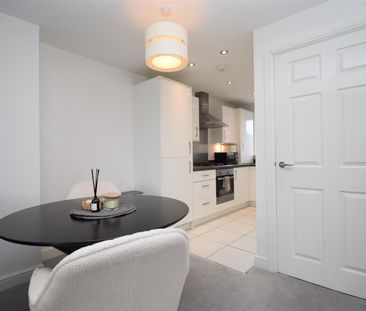 Beecham Square, Castleford - Photo 4