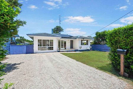 324 Alderley Street, Kearneys Spring, QLD 4350 - Photo 4