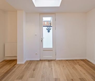 Te huur: GEMEUBELD - Gerenoveerde Rijwoning in het Centrum van Brugge - Foto 1