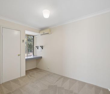 SPACIOUS FAMILY LIVING IN THE HEART OF WINTHROP - Photo 4