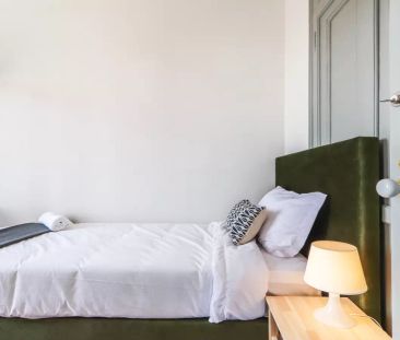 Rooms for rent in 6-bedroom apartment in Campo De Ourique - Photo 5