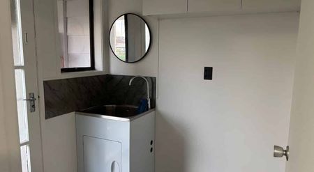 Stylish 3BR Home in Clover Park! - Photo 4