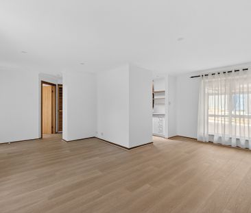 Open the door to coastal living - Photo 6