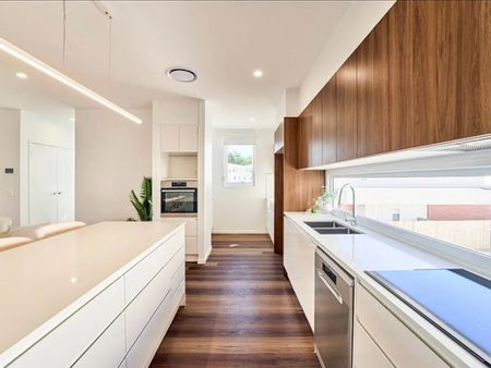 Albany Creek - Photo 2