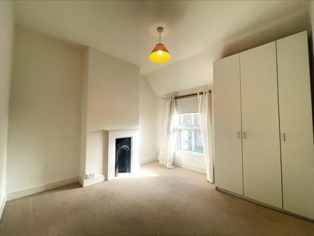 Wyatt Road, Staines - 2 bedrooms Property for lettings - Seymours - Photo 5