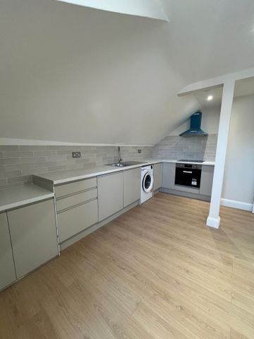 3 bedroom flat to rent - Photo 3