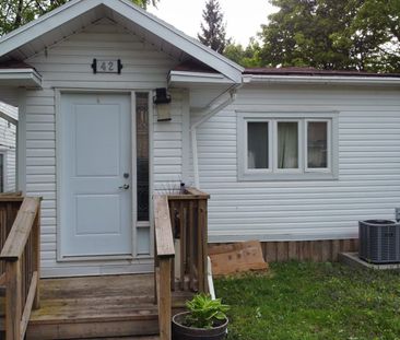 For Lease - 42 Fergus Avenue Unit# FRONT, Richmond Hill, Ontario - Photo 2