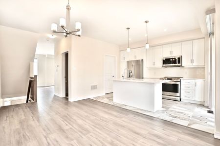 For Lease - 3026 Postridge Drive Unit# 7, Oakville, Ontario - Photo 2