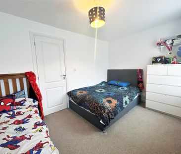 Hook Drive - 2 bed to let - Photo 5