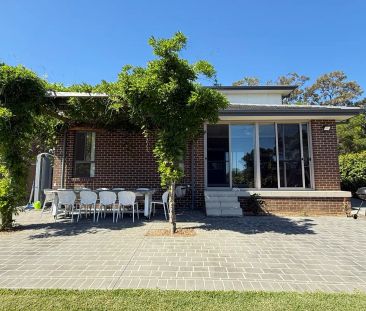 “Impressive Family Residence Offering Space, Style and Convenience” - Photo 2