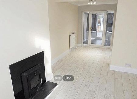 2 bedroom terraced house to rent - Photo 2