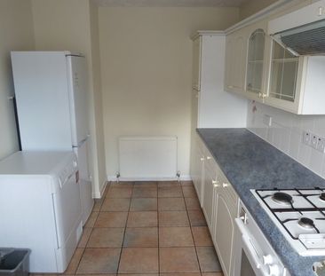4 Bed Terraced House, Berkeley Close, SO15 - Photo 4