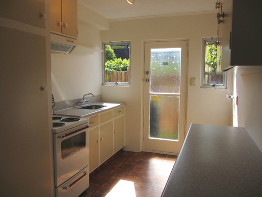 2 Bedroom, Neat & Tidy in Central City - Photo 1