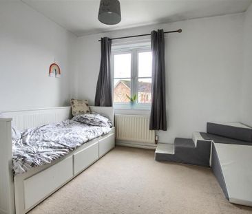 3 bedroom semi-detached house to rent - Photo 5