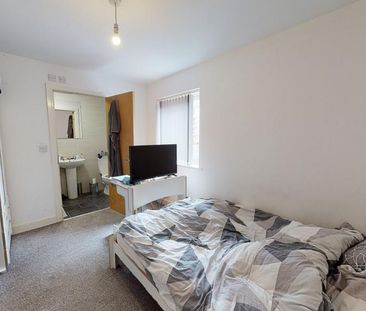 4 bedroom terraced house to rent - Photo 6