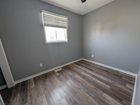 **ALL INCLUSIVE** STUDENT ROOMS FOR RENT IN WELLAND!! - Photo 2