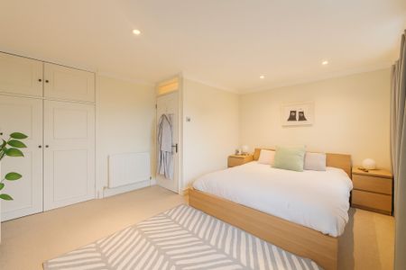 2 Bedroom Manor House, Leopold Road, Wimbledon - Photo 3