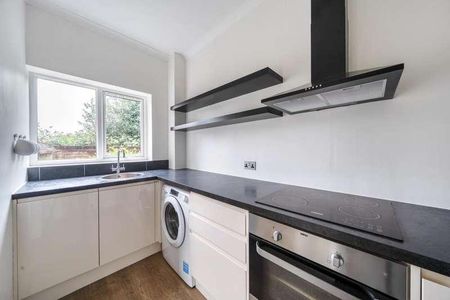 Sunbury, Surrey, TW16 - Photo 3